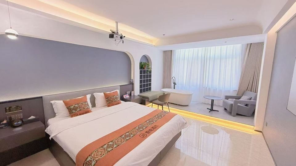 L Intelligent Hotel