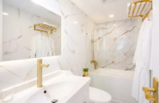 Luxury 2BR Deluxe Azure Resort Beachview Suite with Bathtub & Smart toilet