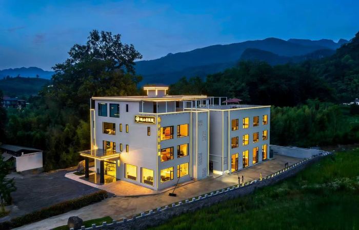 Xiaoshan Qing ·Riverside & Mountain-surrounded Luxury Resort Villa