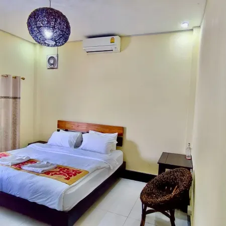 Meet Sunset Hostel Luang Prabang Отели рядом с достопримечательностью «Ват Ахам»
