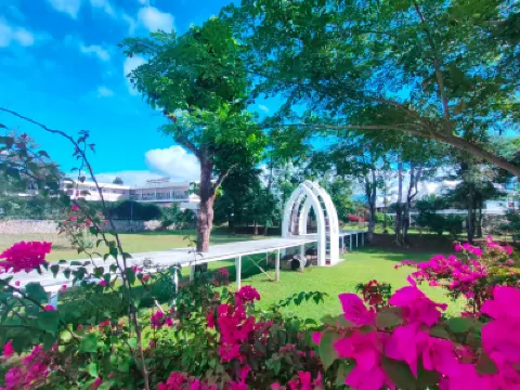 LARNG YAY  Riverview Resort Hotel シルバー クリフ周辺のホテル