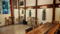 Luoping County Guyang Xiaozhu B&B - bar