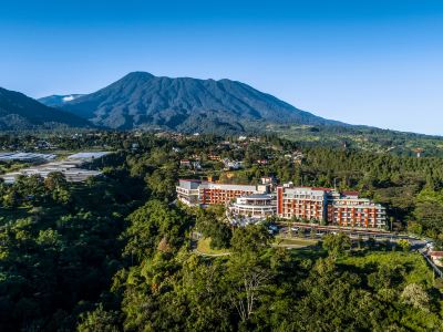 Pesona Alam Resort & Spa