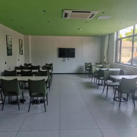 GreenTree Inn Express Hotel (Jinan Zhangqiu Qingzhao Convention and Exhibition Center)