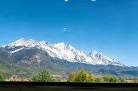 Jinta Snow·MT | 360° Golden Snow‑Capped View, Waterscape Garden Villa (Baisha Ancient Tow) - 2-Star