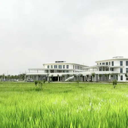 Korla Five-Petal Flower Hotel