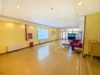 STAR HOTEL · Xingchen Hotel (Wanda Plaza Exhibition Hall Metro Station Branch)