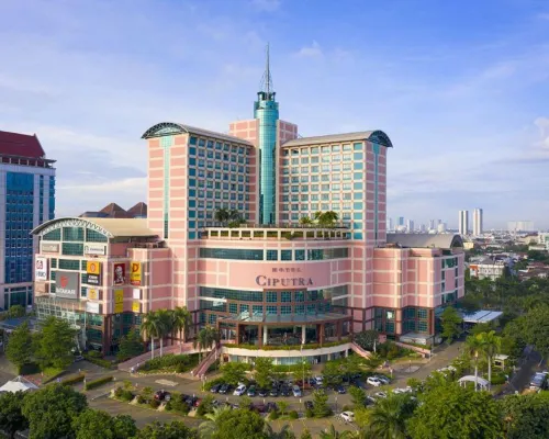 Hotel Ciputra Jakarta Hotels near Grogol