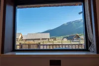 Fusion | Nature View Designer Vacation Apartment (Xinjiang Kanas National Geopark) - parking