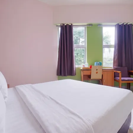 Night Queen Hotel KLIA 1 KLIA 2, Sepang 【7-min walk to KLIA Express Rail Link (ERL)+Open 24 Hours】