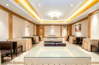 Vienna Hotel (only Henan Film Town in Zhengzhou) - parking