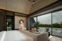 Madifushi Private Island - Free return domestic transfer (Min. 5 nights) - С бассейном