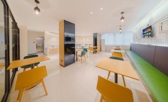City Comfort Inn Hotel (Shaoguan Fengcailou Pedestrian Street Beijiang Middle School)
