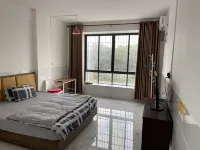 Berlin Apartment (Zhanjiang Mazhang Station Shop)