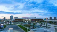 Yuexiang Huanpeng Hotel (Jingkai Wanda Plaza High-speed Railway Station) - Romantic
