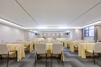 Lavande Hotel (Anqing Taihu Wenboyuan) - parking