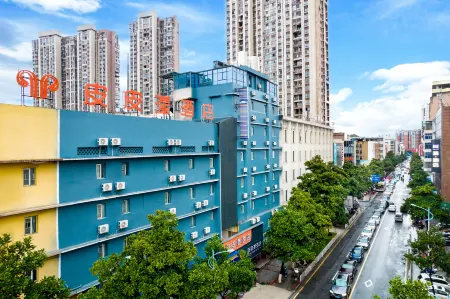 Pipiyang Hotel