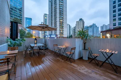 新薈城市飯店（上海靜安寺長壽路地鐵站店）