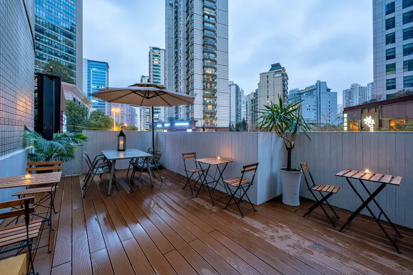 新薈城市飯店（上海靜安寺長壽路地鐵站店）