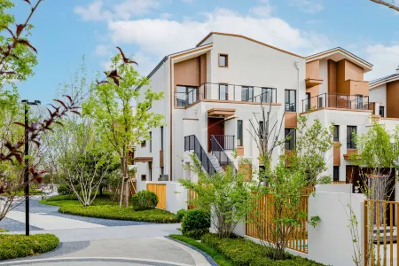 Floral Hotel·Chenwai Fanshe Hotel(Beidaihe Azure Coast Branch) Отели рядом с достопримечательностью «Beidaihe»