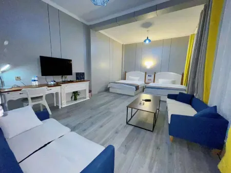 Shuijing Business Hotel Отели рядом с достопримечательностью «The Memorial Hall of the National Southwest Union University in Mengzi»