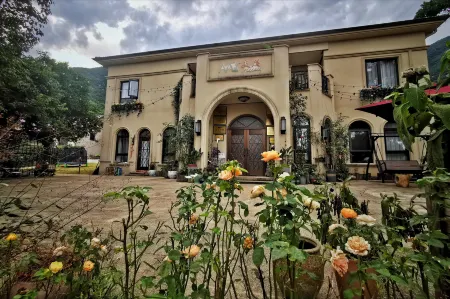 Meilu Shanju Hotel Отели рядом с достопримечательностью «Shangougou Scenic Resort»