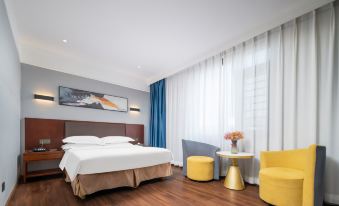 Wansheng Garden Hotel (Xinyang Luoshan Xiya Libao Plaza Branch)