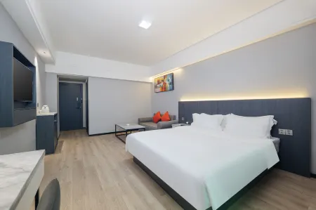 Cade Hotel (Nan'an Huahui Plaza) Отели рядом с достопримечательностью «Zheng Chenggong Tomb»