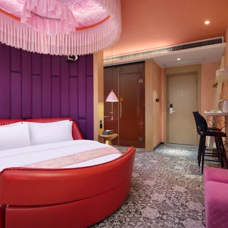 Eiffel Hotel (Xinhua Shimao Plaza) Отели в г. Синьхуа
