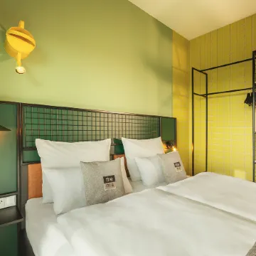 Holiday Inn - the niu, Dwarf Berlin Schöneberg Отели рядом с достопримечательностью «Штеглиц»