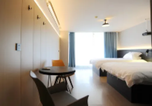 Xingcheng Huaxu Business Travel Homestay (Bohai Shipbuilding College)