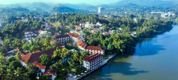 Mahaweli Reach Hotel Hotel di Kandy