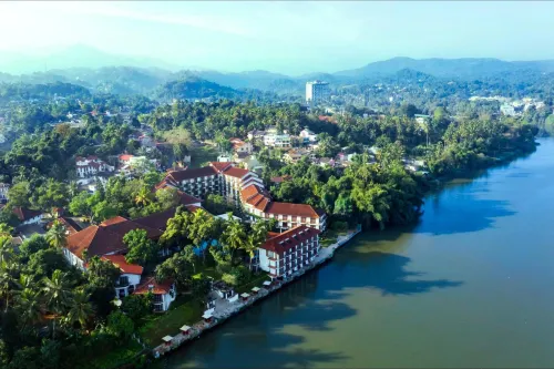 Mahaweli Reach Hotel Hotels in Канді