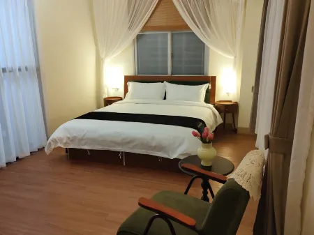 Quanzhou Qianyu Qianxun Homestay (West Street Bell Tower)