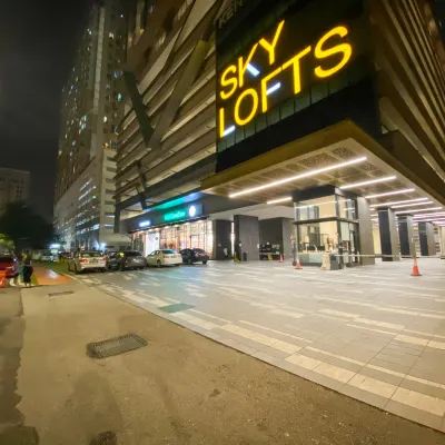 Kenwingston Skyloft Apartment Doorsteps to Brt Subang USJ Отели рядом с достопримечательностью «Торговый центр Summit USJ»