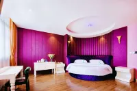 Crown Seminal Hotel Hotels near Rongfeng Tower
