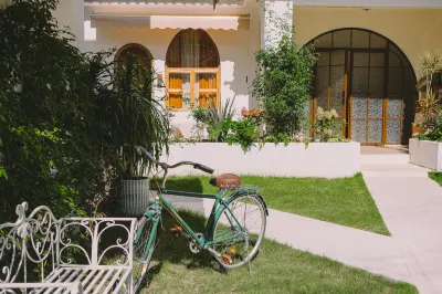 Forest Guesthouse Các khách sạn gần Peach Stream Resort Dali