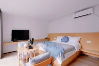 Chaoli Chaowai Hostel (Shenzhen Xunxiang Courtyard) Hotels in Шеньчжень