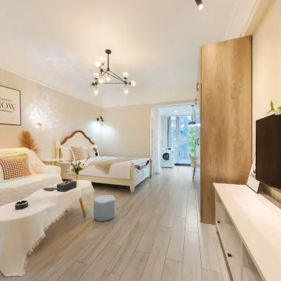 Chongqing Qi·M Boutique Resort (Jiefangbei Pedestrian Street) Hotels near Yu Zhong