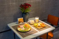 Floral Lux Hotel· Quzhou Yueyin Heji Hotel Hotels in Quzhou