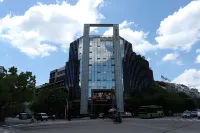 Chenlong 168 Hotel (Huaihua Hexi Branch) Hotel di Hexi Commercial Area