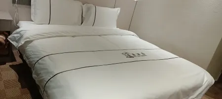 Yuquan Anxin Hotel Отели в г. Луцюань