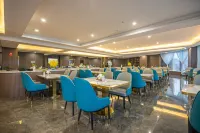 Grand Rezen Hotel Tekesi