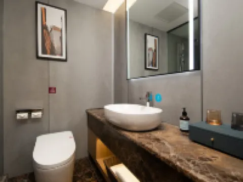 Wyndham La Quinta (Qionghai Yinhai Road) Hotels near Red Detachment of Women Memorial Gardens