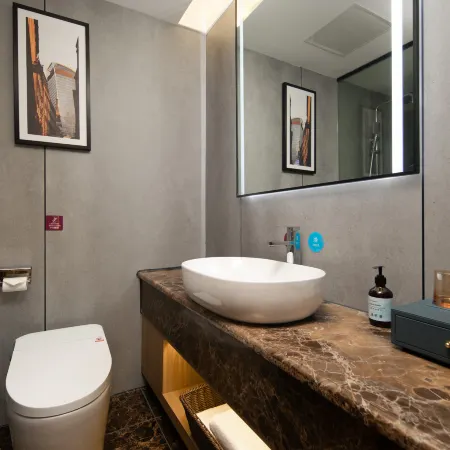 Wyndham La Quinta (Qionghai Yinhai Road)