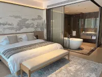 Grand Hotel Mangshi Shengshui Lake - parking