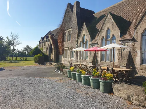 Schoolhouse Restaurant and Hotel Hotels in Lydiard Tregoze