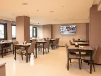 Fuli Hotel (Huangshi Avenue Clock Tower Pedestrian Street) Hotels in Huangshi