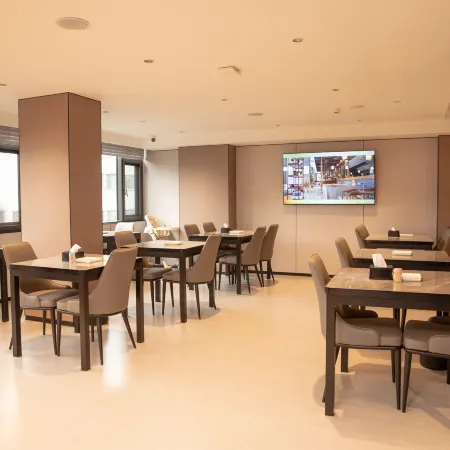 Fuli Hotel (Huangshi Avenue Clock Tower Pedestrian Street) Отели в г. Хуанши