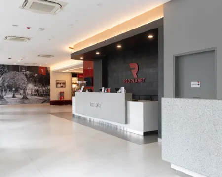 แดง ดาวเคราะห์ BGC ที ฟอร์ท โรงแรมในตากิก